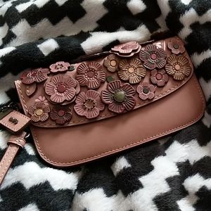 *ON HOLD* Coach 1941 Tea Rose Clutch